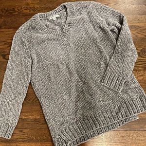 Orvis Gray Fuzzy Sweater in Size Small